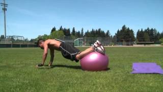 Biceps femoral y abdomen extremo con la pelota de ejerciciosAlex Dominguez Show [upl. by Eiramlatsyrk187]