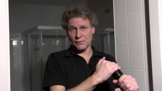 Schoonmaken badkamer en toilet vloer met microvezel mop [upl. by Nerine87]