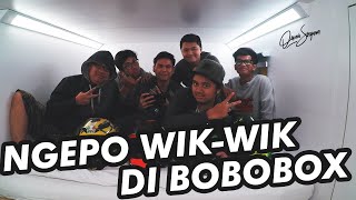 Ada yang Wikwik di Bobobox Hotel Kapsul Review [upl. by Huber]