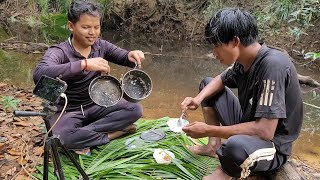 3day Bushcraft camping catch fish in forest fishing to cooking in stream [upl. by Ailsa]