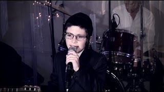 Yitzi Rosinger amp Yedidim Choir quotDinner MedleyquotAn Aaron Teitelbaum Productions ילד הפלא יוצי רוזינגר [upl. by Shute]