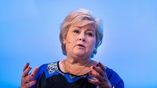 DIREKTE Erna Solberg holder pressekonferanse [upl. by Plerre976]