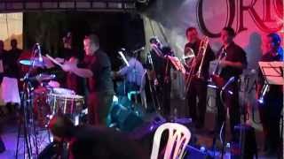 Olvidalo Ya Tony Vega con la orquesta SALSA MASTERS de ANDRES GOMEZ [upl. by Adnof]