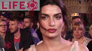 Tonia Sotiropoulou auf dem Life Ball 2017  Magenta Carpet [upl. by Mayce]