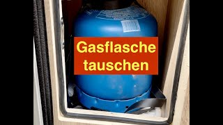 Gasflasche tauschen im Wohnmobil einfach und ohne Werkzeug [upl. by Lladnek954]