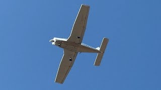 Piper PA28161 N38577 overhead departure at Brookhaven Calabro Airport [upl. by Clintock]