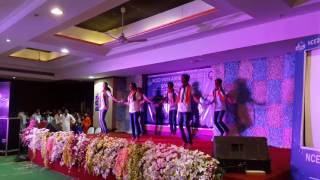 suno gaur se duniya wale dance performance [upl. by Zedekiah]