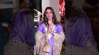 Isha Koppikar radiates festive vibes at CM Eknath Shindes Ganpati celebration😍viralvideo shorts [upl. by Demy]