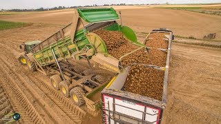 Arrachage des pommes de terre 2018  AVR amp John deere [upl. by Ahtnahc870]