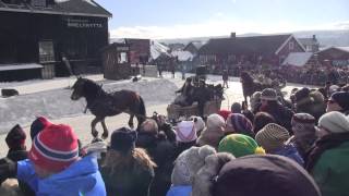 Lasskjørerne kommer på åpningsermonien på Rørosmartnan 2015 [upl. by Wiburg]