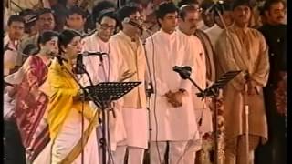 Lata Mangeshkar Aye Mere Watan Ke Logo Live Performance [upl. by Aeki88]