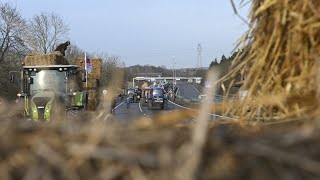 Bauernproteste in Frankreich 15000 Polizisten gehen in Paris gegen die Bauern vor [upl. by Tymes]