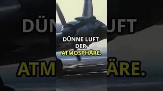 Warum Flugzeuge Kondensstreifen hinterlassen 🌤️✈️ facts fakten flugzeug [upl. by Daffodil653]