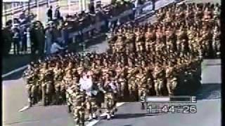 اقوى عرض عسكري للصاعقة الجزائرية لسنة 1984 forces spéciales algeriennes [upl. by Lennej675]