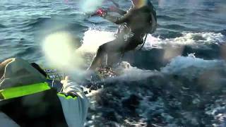 Exploit du kitesurfeur français Mayeul Rifflet  traversée de Marseille à Calvi en kitesurf [upl. by Eiramanel]