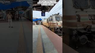 12042 New Jalpaiguri Howrah SHATABDI express arriving at Barddhaman JN with HWH WAP5 locomotive [upl. by Watkins]