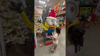 Hermoso Minions de Navidad en Home Depot  samy merrychristmas [upl. by Maharg301]