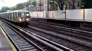 R40 slant B train passing ave H station [upl. by Kan372]