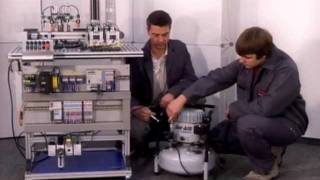 Bosch Rexroth  Learning as in quotreal lifequot with the Mechatronic Training System mMS [upl. by Aneertak739]