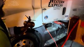 Semi truck driver stuck with dead battery for 24 hr Battery jumpstart service call in frozen ice [upl. by Cindee878]