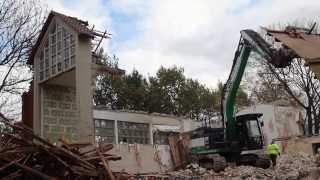 Bagger im Einsatz  Abbruch einer Kirche mit dem CAT396  Teil II [upl. by Nah947]