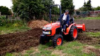 Entrega Tractor Kubota B2530 Maia 4 de 6 [upl. by Oinotla]