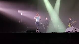 Poulaillers song  Alain Souchon Beziers 22 mars 2022 [upl. by Janos73]