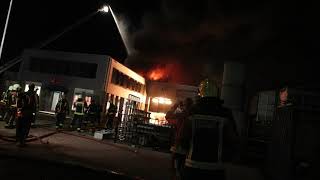 160219 Ploffende geluiden bij zeer grote brand in Stolwijk 1 [upl. by Asilrac]