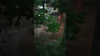 Banjir JlKencana Loka Sektor 12 BSD Tangerang SelatanShortsInfobanjirSIKUMPAY [upl. by Marsland]