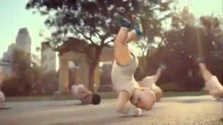 Bebes Bailando Comercial Agua Mineral Evian [upl. by Arua948]