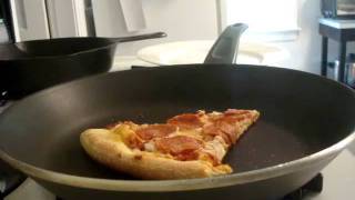 Reheating Leftover Pizza In A Frying PanSkillet [upl. by Siegfried]