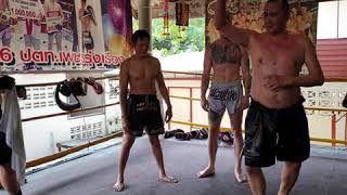 Dieselnoi Teaching Clinch at Petchrungruang with Kru Nu [upl. by Ahseen]