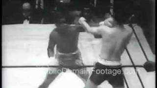 1954 Golden Gloves Boxing MSG Newsreel PublicDomainFootagecom [upl. by Stearns598]