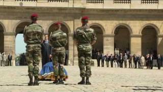 Honneurs au Général Bigeard aux Invalides [upl. by Efron283]