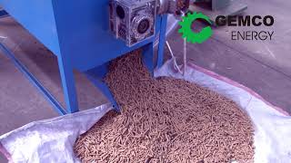 STLP400 small feed pellet plant for livestock and poultry farmchicken livestock cattle sheep [upl. by Htebharas]