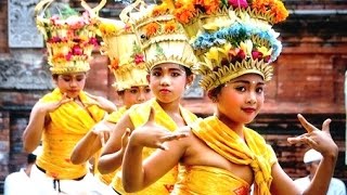 Tari REJANG DEWA  Balinese Classical Dance  Sacred Ritual Hindhuism in Bali HD [upl. by Oremodlab193]