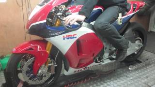 Honda RC213VS with race kit on Performance Engineerings dyno [upl. by Noicnecsa]