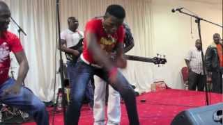 ALICK MACHESO quotCHAUNGA CHESEquot LIVE LONDON [upl. by Zeena]