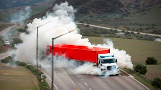 Des Conducteurs de Camions Idiots Qui Ont Complètement Fail [upl. by Cob289]