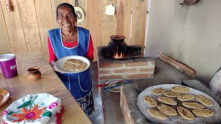 RICO DESAYUNO EN ESTA MAÑANA LLUVIOSA  DOÑA LUPITA [upl. by Alliuqal]