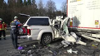 Schwerer Verkehrsunfall auf der A48  Stauende  LKW  Autobahnkreuz Dernbach [upl. by Aokek]