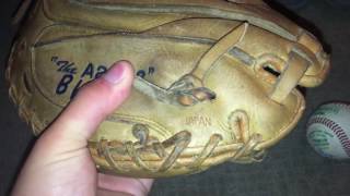 Wilson quotThe a2403quot catchers mitt review [upl. by Jess]