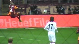 Felipe Melo topa yetişmek için Uçuyor [upl. by Thorpe]