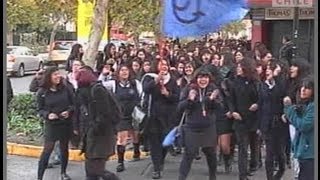 Alumnas expulsadas del Liceo Carmela Carvajal se matriculan nuevamente [upl. by Amlev]