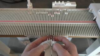 Manuell fletteteknikk  Manual cable knit  On any knitting machine [upl. by Michon]