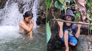 Danger Lurks 16yearold girl builds farm in forest alone plows soil to grow vegetables [upl. by Odlavso]