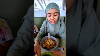 Riska Vlog Rebutan Mie Ayam [upl. by Abbotson753]