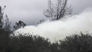 Lake Oroville Dam Spillway troubleLonger version [upl. by Drexler]