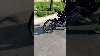 High five mid wheelie rap dirtbike justgetoutandrace idoallmyownstunts [upl. by Eillac971]