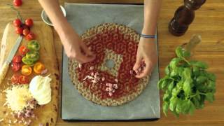 How to bake a Crispbread Pizza [upl. by Gleason661]